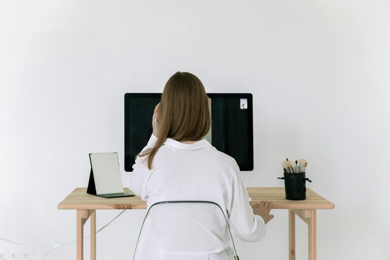 How to Declutter Your Digital Life for a Clearer Mind